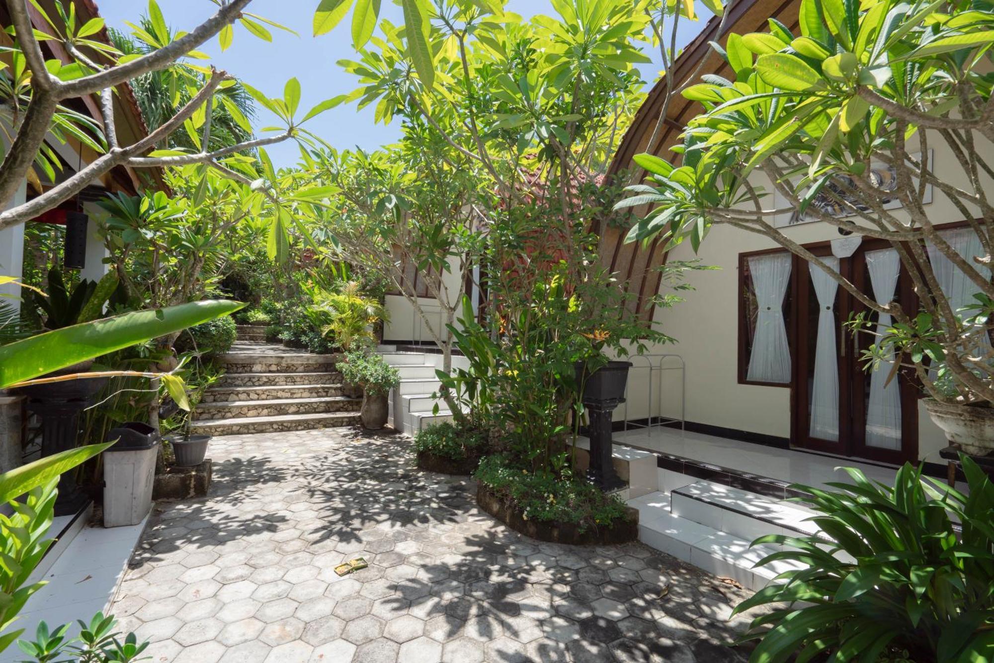 Ratu Cottage By Ourstory Travels Batununggul Extérieur photo